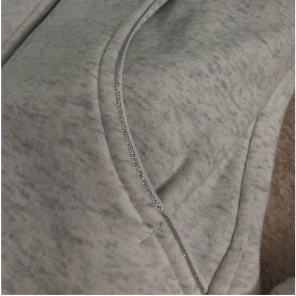 Lululemon Scuba Hoodie Special Edition *Plush Velour Lining Size 2 - Picture 4 of 7